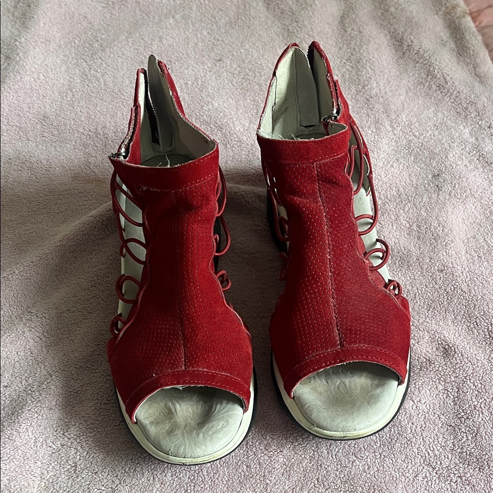Jambu Red Open-Toe Heels